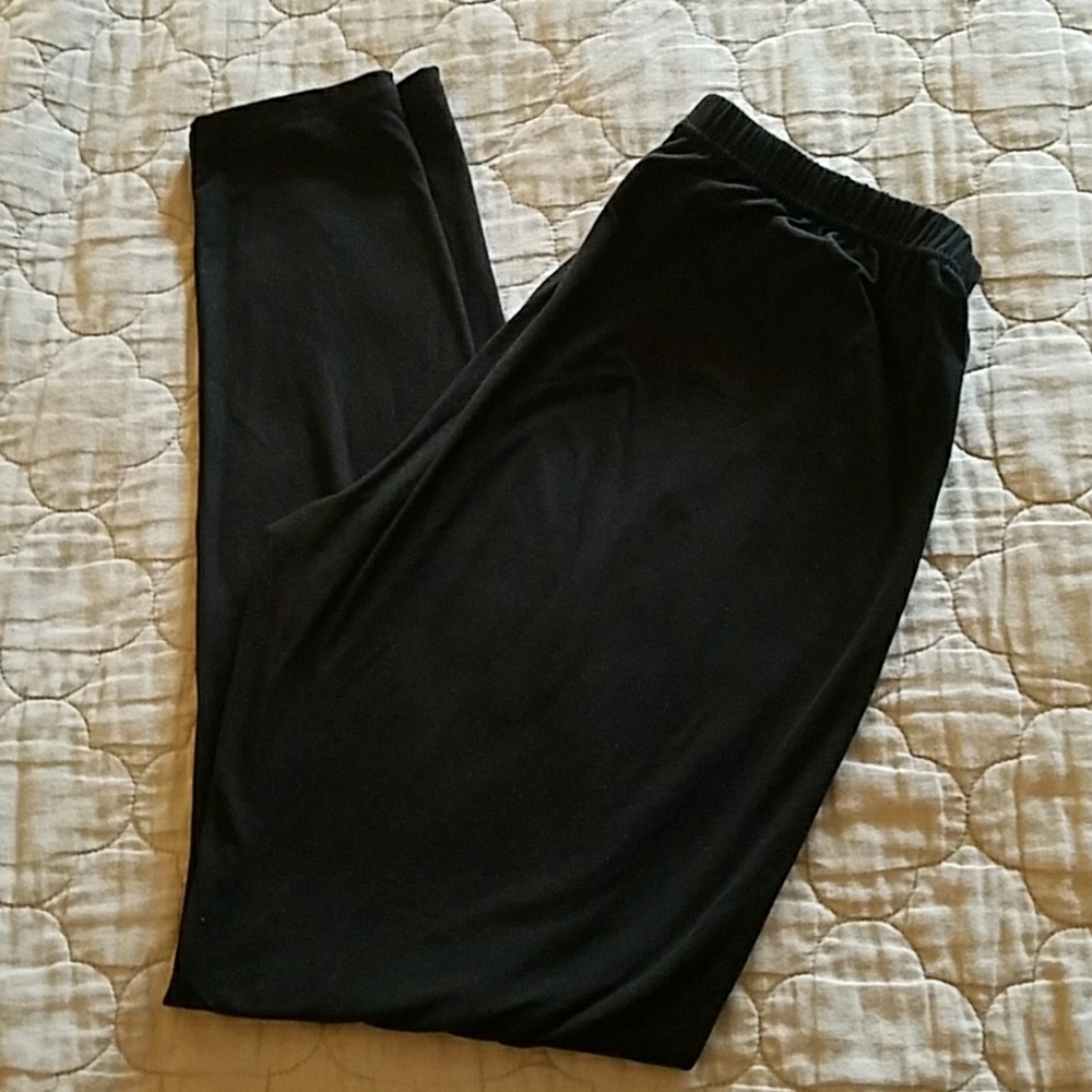 Agnes & Dora black leggings